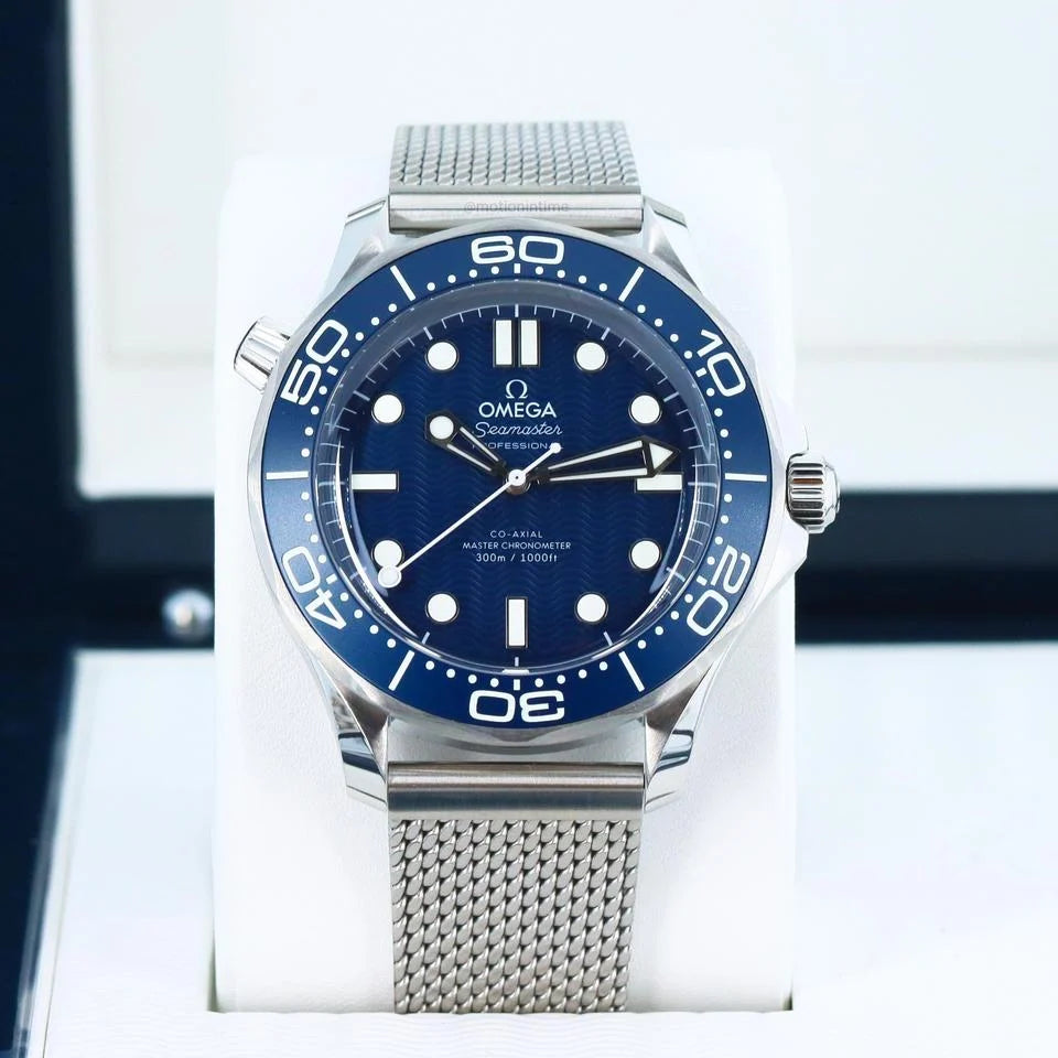 Omega Seamaster James Bond