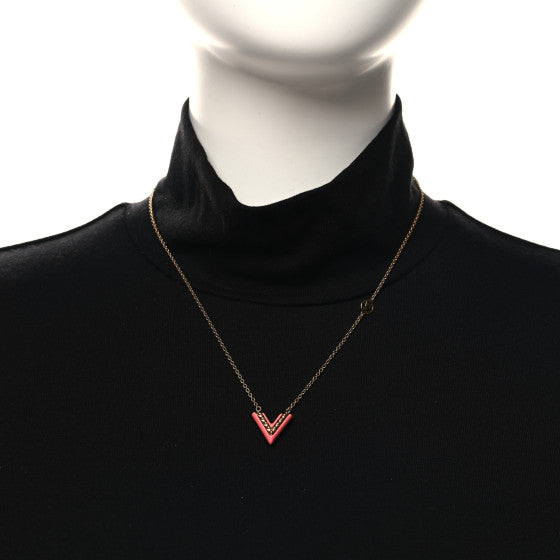 LV Essential Necklace